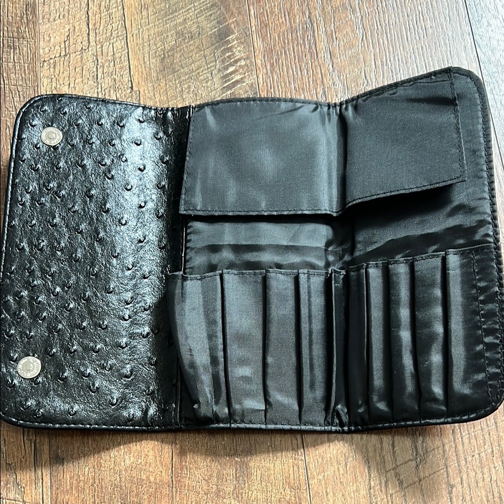 Morphe Black Textured Wallet with Silver Logo - Picture 5 of 9